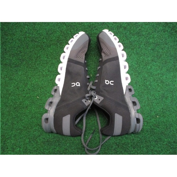 On Running Cloudflow Mens Size 9.5 Black Gray White Comfort Shoes Sneakers - Picture 8 of 13